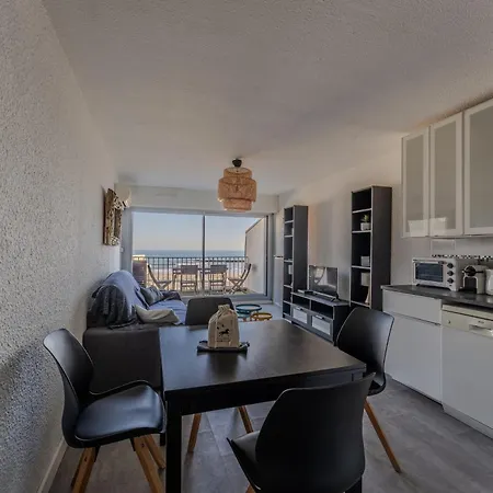 Sea View And Parking 아파트 팔라바 레 플로